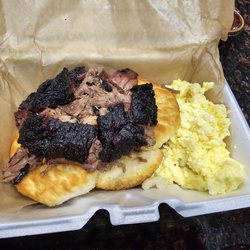 Tender Smokehouse - Frisco - Brisket & biscuits