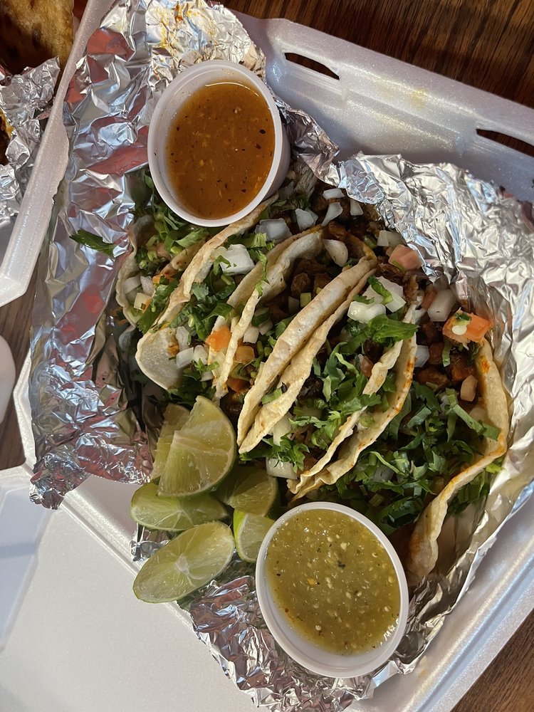 Food from Taqueria Y Huaracheria Garcia