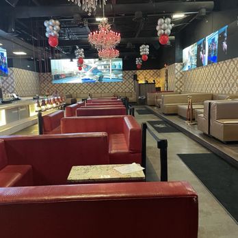 VVS Restaurant and Bar - Mini Booths - Bars Near Me - Atlanta, Georgia
