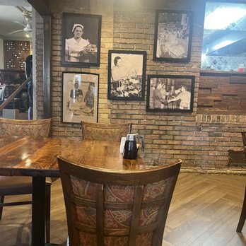 Lucille's - New American Near Me - Houston, Texas