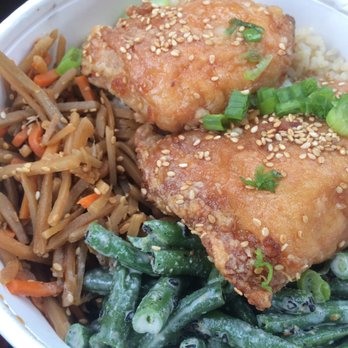Kuki's - Bonsai chicken bowl with brown rice, kinpira gobo and miso green beans. This bowl is the bomb!! - Food Trucks Near Me Kuki's - Bonsai chicken bowl with brown rice, kinpira gobo and miso green beans. This bowl is the bomb!! - Food Trucks Near Me