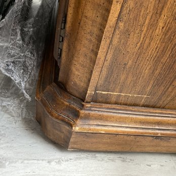 3 Men Movers - San Antonio - Furniture scuff/scratch - Movers Near Me - San Antonio, Texas 3 Men Movers - San Antonio - Furniture scuff/scratch - Movers Near Me - San Antonio, Texas