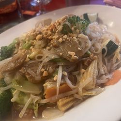 B K Thai - Vegan Pad Thai with mock duck