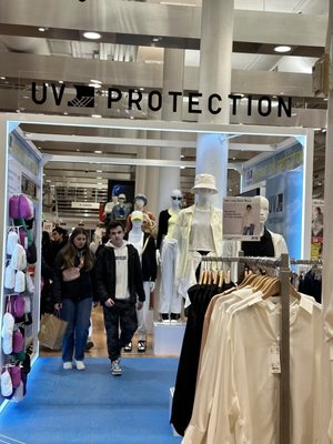 UNIQLO Soho Store by null