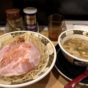 Photo of すごい煮干ラーメン 凪 西新宿7丁目店 - 新宿区, 東京都, Japan. Tsukemen