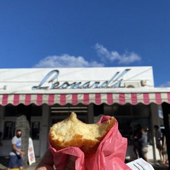 Leonard's Bakery - Cinnamon Malasada With Custard Filling. - Bakeries Near Me - Honolulu, Hawaii