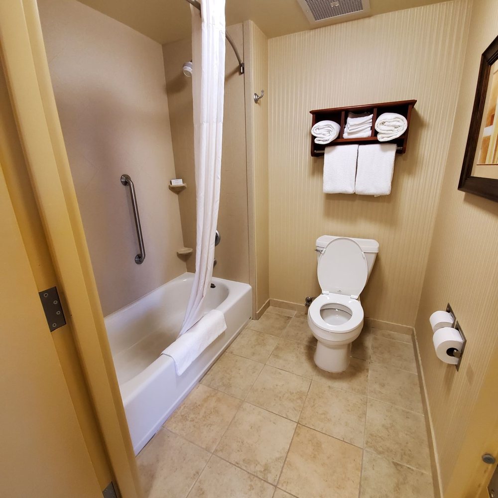 Hampton Inn & Suites Arcata, CA - King suite - Hotels Near Me - Arcata, California Hampton Inn & Suites Arcata, CA - King suite - Hotels Near Me - Arcata, California