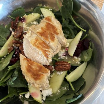 Off The Wall Tap House - Beets and spinach chicken salad - American Near Me - Corolla, North Carolina