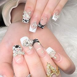 Queens Nails