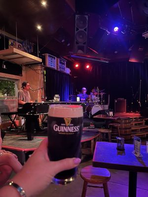 Darwin's Piano Bar by null