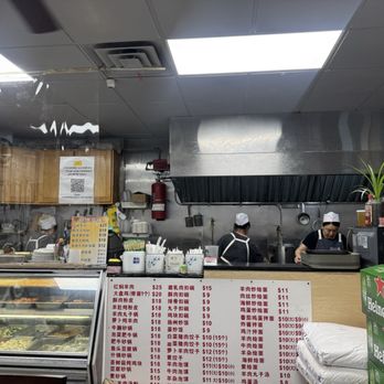 Henan Feng Wei 河南風味 - Counter. - Chinese Near Me - Flushing, New York