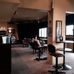 The Blackburn's Katoomba Family Hotel - Plain, just how a good old man pub should be