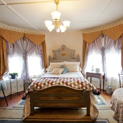 Botsford Briar Bed and Breakfast - The Hydrangea Room