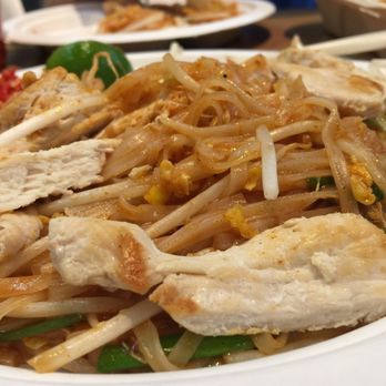 55 Thai Kitchen - Chicken Pad Thai - Thai Near Me - San Diego, California 55 Thai Kitchen - Chicken Pad Thai - Thai Near Me - San Diego, California