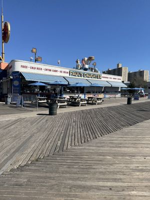 Paul's Daughter by null