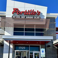 Portillo's Glendale - Entrance