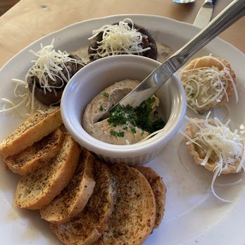 Quivey's Grove - Appetizer - Stuffed Mushrooms, Onion Tarts, Garlic Toast, Smoked Trout Spread - New American Near Me - Fitchburg, Wisconsin