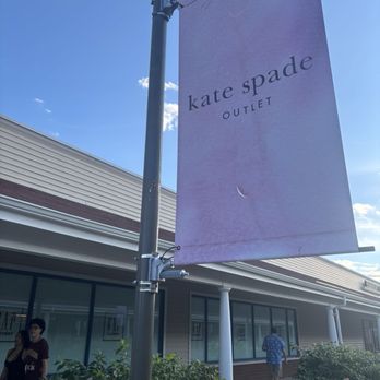 Kate Spade New York Outlet - Accessories Near Me - Wrentham, Massachusetts