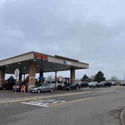 Sam's Club - Sam's Club has low price gasoline