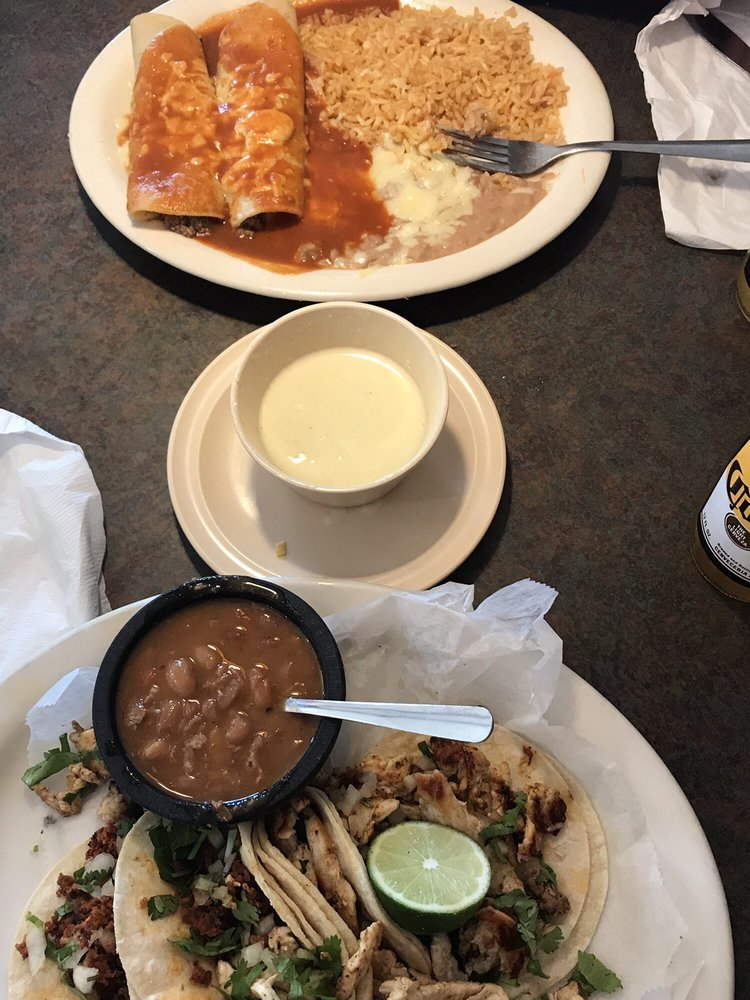 El Metate Auténtico Mexicán Restaurant, Nashville Roadtrippers