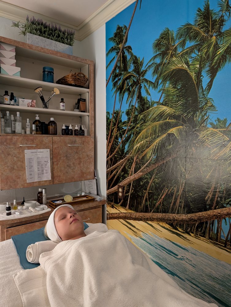 Dolly Quinn Salonspa