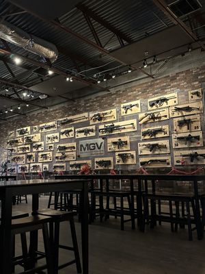 Machine Guns Vegas by null