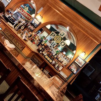 P.J. O'Brien Irish Pub and Restaurant - Bar area - Pubs Near Me - Toronto, Ontario