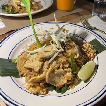 Glin Thai Bistro - Pad Thai - Thai Near Me - Brooklyn, New York Glin Thai Bistro - Pad Thai - Thai Near Me - Brooklyn, New York