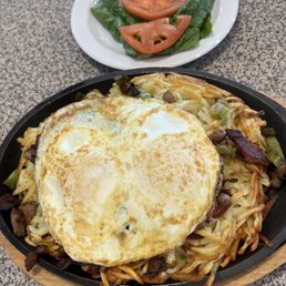 Ultimate Skillet (no cheese, no mushrooms, sub tomatoes for toast) Ultimate Skillet (no cheese, no mushrooms, sub tomatoes for toast)