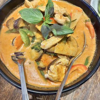 Zoku Sushi - Red Curry - Japanese Near Me - Chicago, Illinois Zoku Sushi - Red Curry - Japanese Near Me - Chicago, Illinois