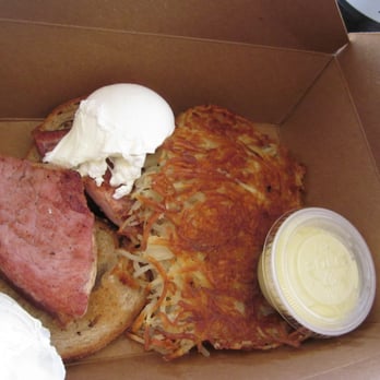 Boon Fly Cafe - Boon Fly Benedict with hash browns - American Near Me - Napa, California