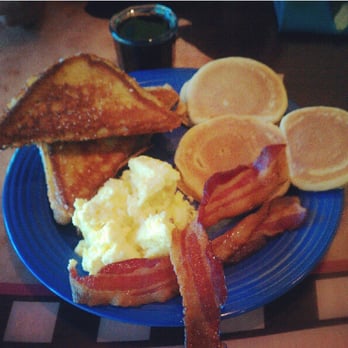 Goofy's Kitchen - French Toast, Mickey Shaped Pancakes, Scrambled Eggs, and AMAZING Bacon. Can't get any better! - American Near Me - Anaheim, California
