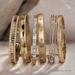 Gemma's Jewelers - Bujukan Bangles