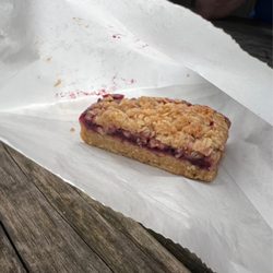 Leaf & Bean - Berry flapjack (vegan)