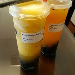 Slushy passion fruit bubble tea and regular passion fruit ice bubble tea with tapioca!