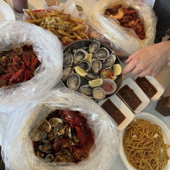 SJ Crawfish - Spread for 3 people - Cajun/Creole Near Me - San Jose, California
