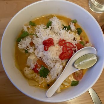 Coyote Grill - Thai Red Curry Bowl - Steakhouses Near Me - Waterville Valley, New Hampshire