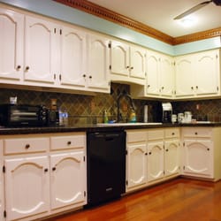 Beyond Color Interiors - Just a Change of Color Kitchen   http://www.chesapeakevapainters.com/about/portfolio/kitchens/