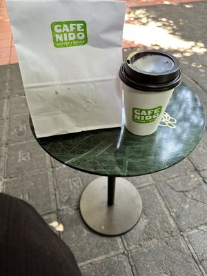 CAFE NIDO: Coffee & Books by null