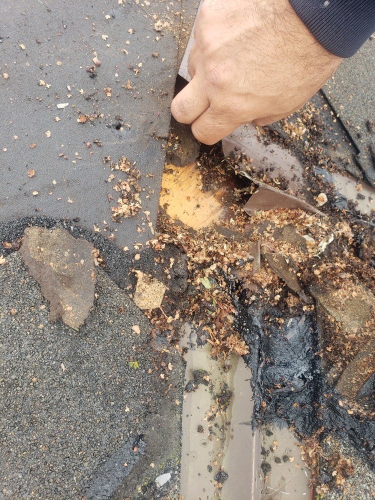 Slide of Carlos Galan Roofing