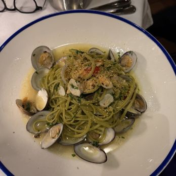 Cafe Fiorello - Linguini with Clams - Italian Near Me - New York, New York Cafe Fiorello - Linguini with Clams - Italian Near Me - New York, New York