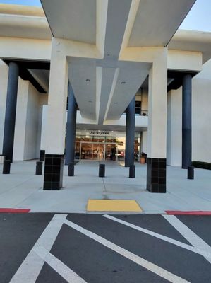 Bloomingdale's by null