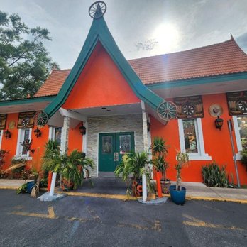 Fiesta Cancún Mexican Restaurant - Exterior shot of the front of the building - Mexican Near Me - Altamonte Springs, Florida