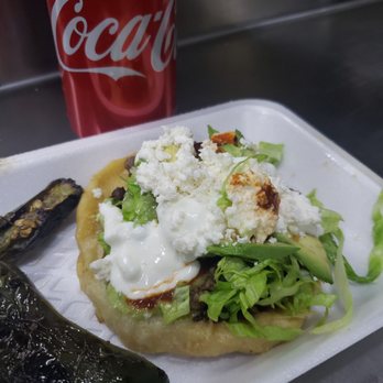 Pachecos Tacos - Azada sopes Where the best I definitely recommend it so delicious - Food Trucks Near Me - Los Angeles, California Pachecos Tacos - Azada sopes Where the best I definitely recommend it so delicious - Food Trucks Near Me - Los Angeles, California