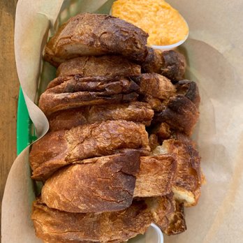 Earl's Beer & Cheese - Beer Cheese - Bars Near Me - New York, New York
