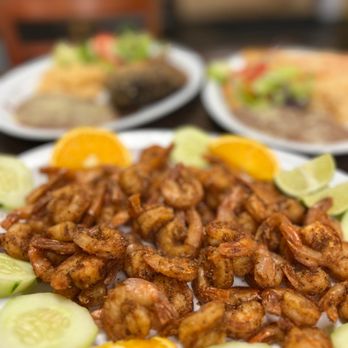 Sin Frontera Restaurant - a plate of shrimp and vegetables - Mexican Near Me - Hayward, California Sin Frontera Restaurant - a plate of shrimp and vegetables - Mexican Near Me - Hayward, California