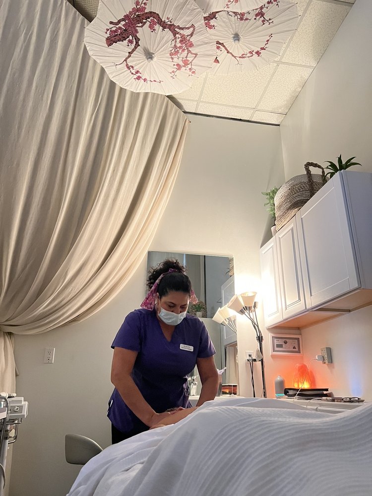 SERENITY SKINCARE BY GLADYS OLIVA 17547 Ventura Blvd, Encino