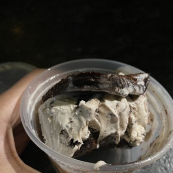 The Baked Bear - Browniewich (cookies n cream ice cream) - Ice Cream & Frozen Yogurt Near Me - North Bethesda, Maryland The Baked Bear - Browniewich (cookies n cream ice cream) - Ice Cream & Frozen Yogurt Near Me - North Bethesda, Maryland