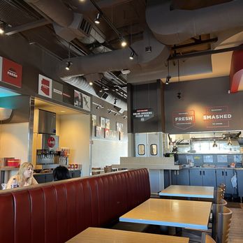 Smashburger - Clean as the day they opened about ten years ago - Burgers Near Me - Mesa, Arizona