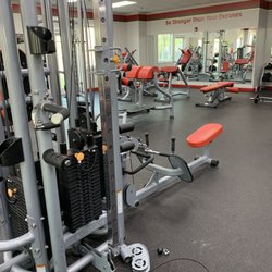 Snap Fitness - Broken cable crossover machine